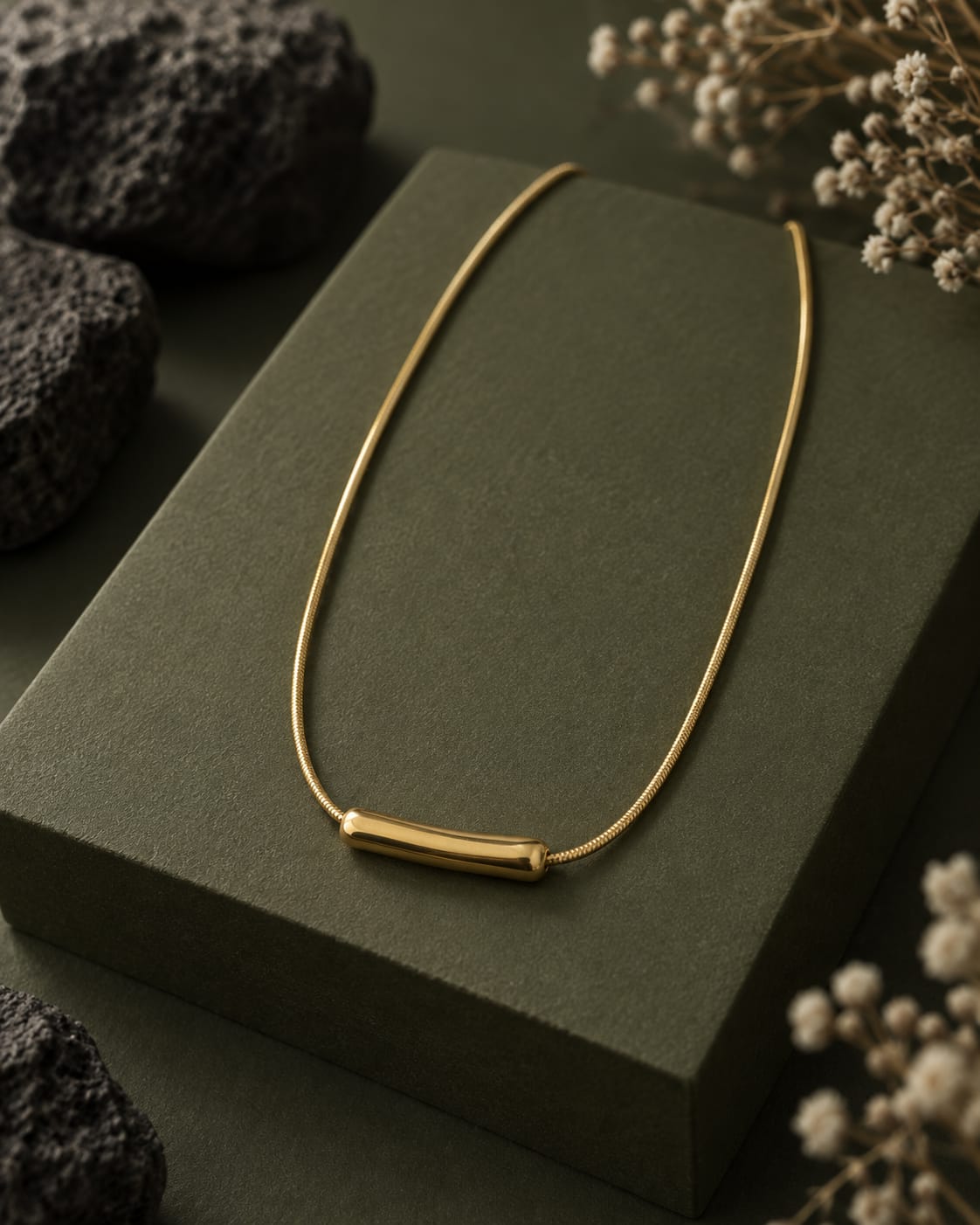 Minimal Gold-Tone Bar Necklace